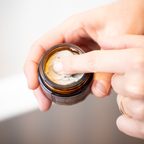 A gentle natural deodorant made with shea butter for comfortable everyday freshness.