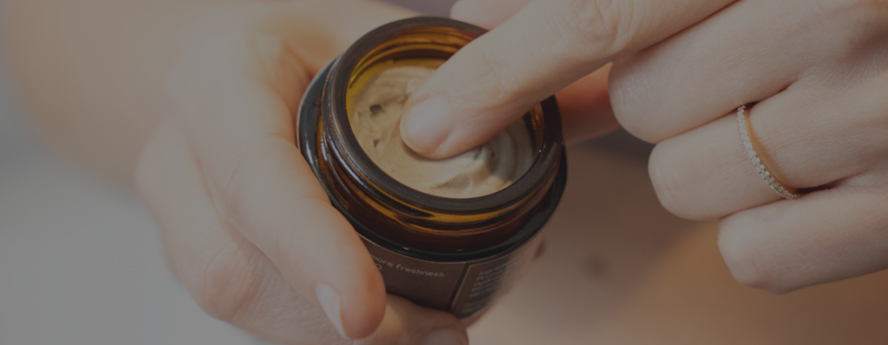 A gentle natural deodorant made with shea butter for comfortable everyday freshness.